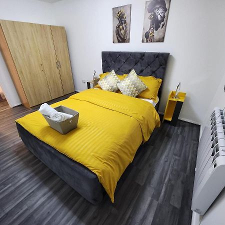 1 Bedroom Service Apartment With Netflix Уэст-Таррок Экстерьер фото