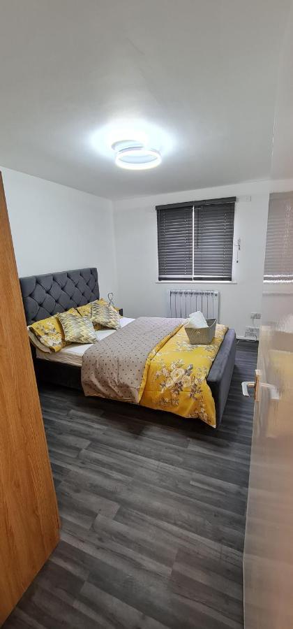 1 Bedroom Service Apartment With Netflix Уэст-Таррок Экстерьер фото