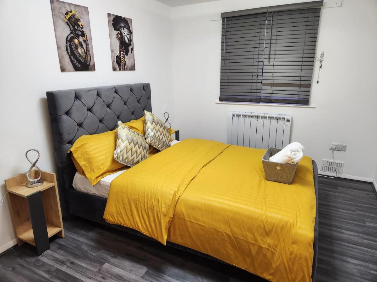 1 Bedroom Service Apartment With Netflix Уэст-Таррок Экстерьер фото