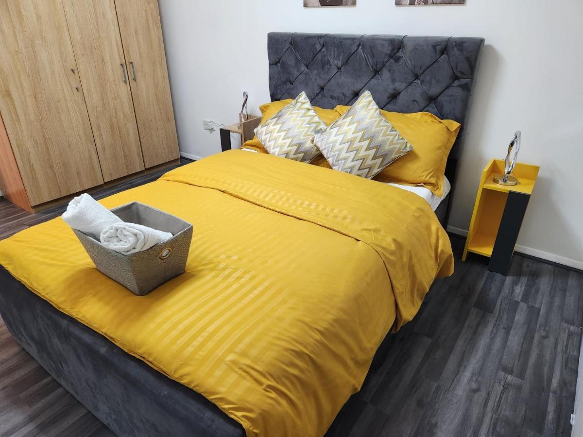 1 Bedroom Service Apartment With Netflix Уэст-Таррок Экстерьер фото